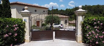 MONTAUROUX 30MN FAR FROM CANNES APPARTMENT ON THE GROUND FLOOR WITH SWIMMINGPOOL CONDITIONNING AIR
