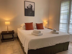 2 chambres, fer et planche à repasser, lit parapluie, Wi-Fi gratuit