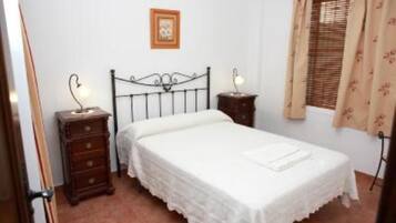 4 slaapkamers, een strijkplank/strijkijzer, wifi, beddengoed