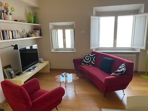 TV, DVD player