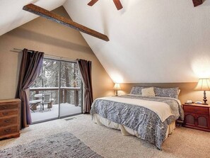 3 bedrooms, desk, iron/ironing board, free WiFi