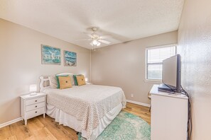 2 bedrooms, iron/ironing board, free WiFi, bed sheets