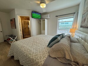 2 bedrooms, iron/ironing board, travel cot, free WiFi