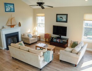 Smart TV, DVD player, books