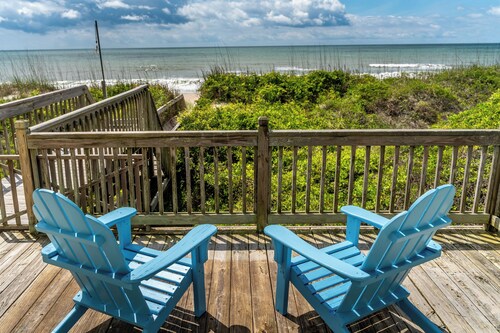  Amazing beach front 4 bedroom house Dog friendly children welcome gated  deck 