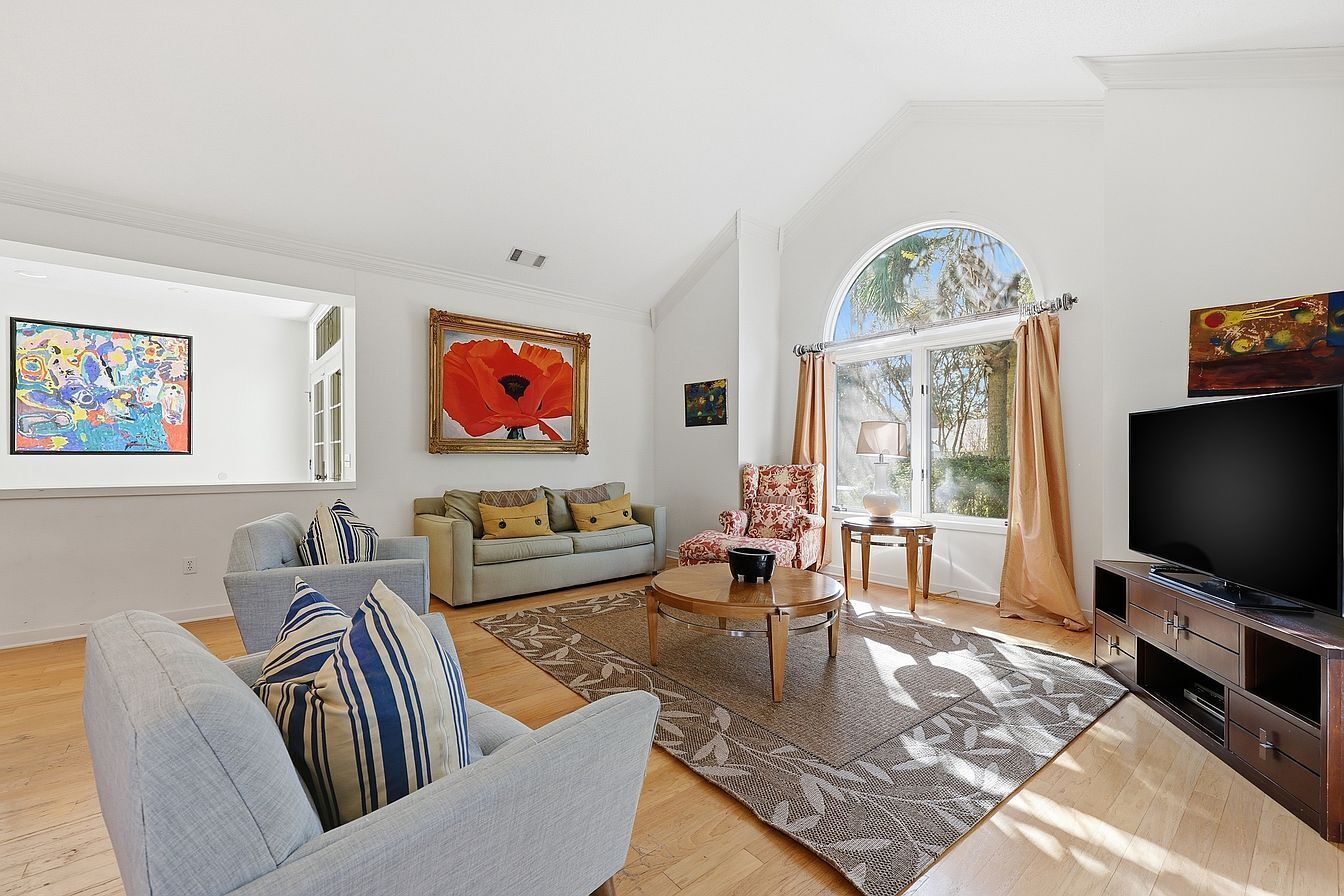 Smart TV, DVD player, music library, stereo