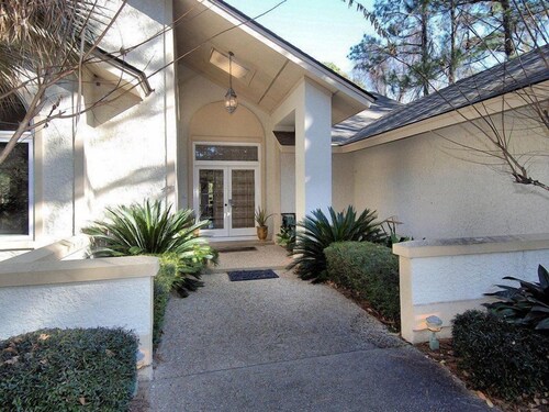 Beautiful Home, Close to Beach, Lagoon, Fantastic Pool!