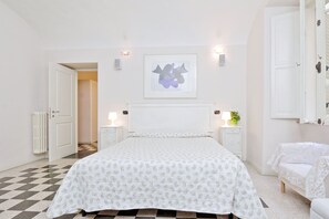 3 bedrooms, iron/ironing board, WiFi, bed sheets - Rome Accommodation near Colosseum & Roman Forums-Prestigious Apartment Sleep 9 (Rome)