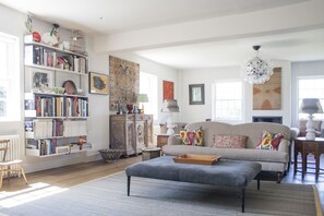 Smart TV, fireplace, video games, DVD player - 2.5m Notting Hill Loft Home Triple Aspect Privacy Chef Kitchen Portobello Road (London)