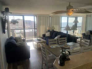 Télévision, table de tennis de table