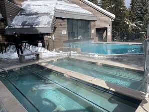 Innenpool, Außenpool