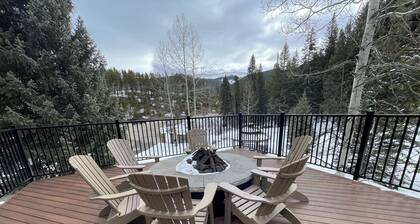 Ski-In, Ski-Out Luxury, kulmayksikkö. Nukkuu 6. Porealtaat, uima-allas, 55 "TV. Lähellä tukikohta