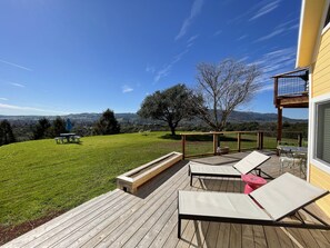 Outdoor dining - Kid Friendly with Breathtaking Views on 10 Acres (Sonoma)