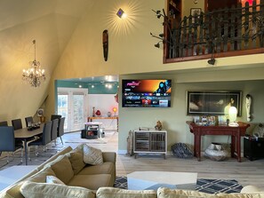 Smart TV, video games, Netflix, Hulu - Kid Friendly with Breathtaking Views on 10 Acres (Sonoma)