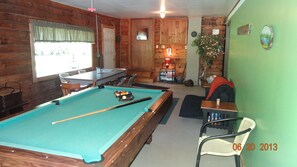 Games room - SKI TIME! Adirondack Waterfront Log Cabin (Warrensburg)
