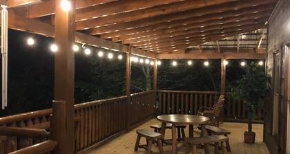 $ 99, apartado de julio, conveniente, 180 vistas a la montaña, películas en 3D, sala de juegos, sala de juegos y más