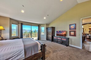 6 bedrooms, iron/ironing board, WiFi, bed sheets - 6 bedroom Luxury w/Indoor Pool, Movie Theater, Game Room (South Lake Tahoe)