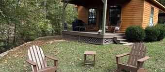 Lake Cabin-Private Dock wBoat Slip-solnedganger-skogkledde wcampfire-RV plug-parking-pets