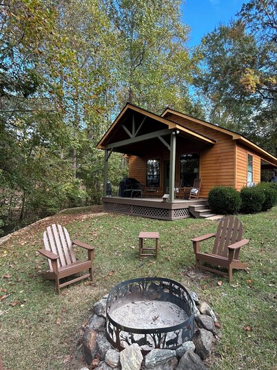 Private cabin on water with amazing sunsets, fish from your dock with boat slip!