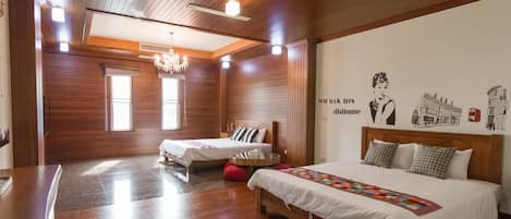 Luxury Quadruple Room, Multiple Beds | Desk, blackout drapes, soundproofing, rollaway beds