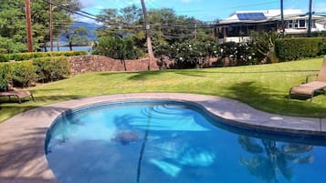 Piscine extérieure, piscine chauffée