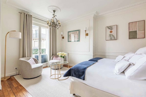 1 chambre, fer et planche à repasser, lit parapluie, Wi-Fi gratuit