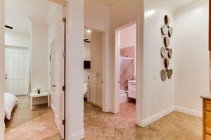 3 quartos, ferros/tábuas de passar roupa, acesso de cortesia à internet