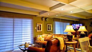 TV connectée, lecteur de DVD, livres, médiathÚque