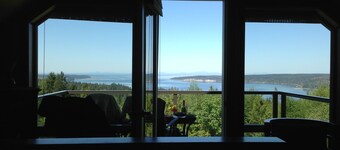 "THE LOFT" romance, luxury, stunning water and mountain views!  