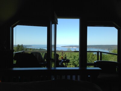 "THE LOFT" romance, luxury, stunning water and mountain views!  