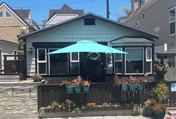 Exterior - Last minute discounts!Pet friendly with AC steps to beach-SUV parking (San Diego)