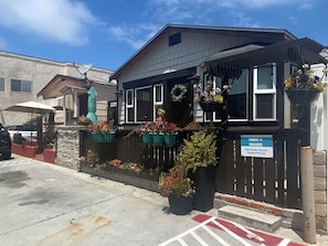 Exterior - Last minute discounts!Pet friendly with AC steps to beach-SUV parking (San Diego)