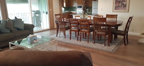 Smart TV, fireplace, DVD player, stereo