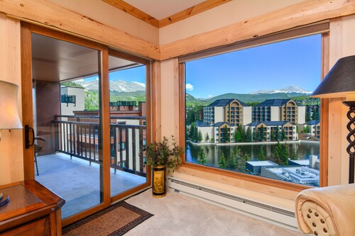 Breckenridge Ski In Ski Out Condo, Great Views, Pool & Hot Tubs, Walk to Town