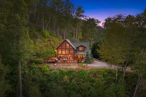 Exterior - LUXURY CABIN, SPECTACULAR VIEW, HOT TUB, FIREPIT, PRIVACY, FIREPLACE, JACUZZI
(Bryson City)