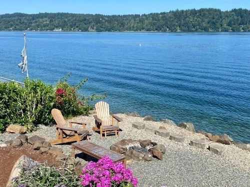 Puget Sound Beachfront Cabin near Gig Harbor, WA. Gone Fishin’ Cabin. 