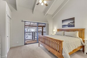 4 bedrooms, travel cot, free WiFi, bed sheets