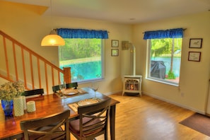 Dining - Come Relax at Mountain Springs Cabin (Mt Vernon)