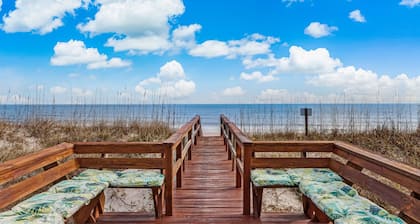 Private Oceanfront, Pet Friendly, One Bedroom