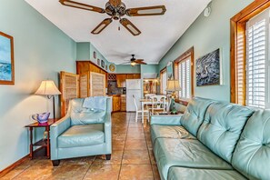 Fernseher, DVD-Player, Bücher, Videothek