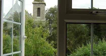 Kaunis maalaistalo ja puutarha . ilmainen Wi-Fi vuodepaikkoja 6