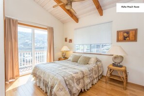 3 soverom, skrivebord, strykejern/-brett og reiseseng for barn