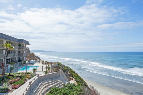 Beautiful Solana Beach, Del Mar Beach Club Condo close  beach!