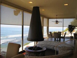 Outdoor dining - Beautiful Solana Beach, Del Mar Beach Club Condo close  beach! (Solana Beach)
