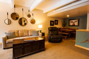 Smart-TV, peis, videospill og DVD-spiller