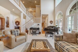 Smart TV, chimenea, videojuegos y reproductor de DVD 