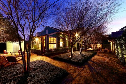 3BR/2BA - Gorgeous 1838 Creole Cottage, Gorgeous Designer Renovation, Hip Local