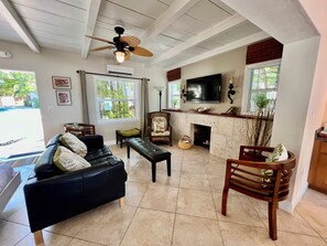 Smart TV, fireplace, DVD player