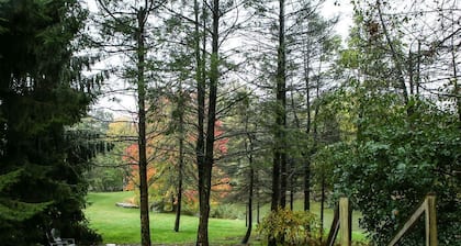 1800-luvun palautettu hirsimökki Woodsissa - 15 min. Pois Pa Turnpike<br>- Hääpaikka