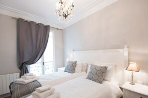 2 chambres, fer et planche à repasser, lit parapluie, Wi-Fi gratuit